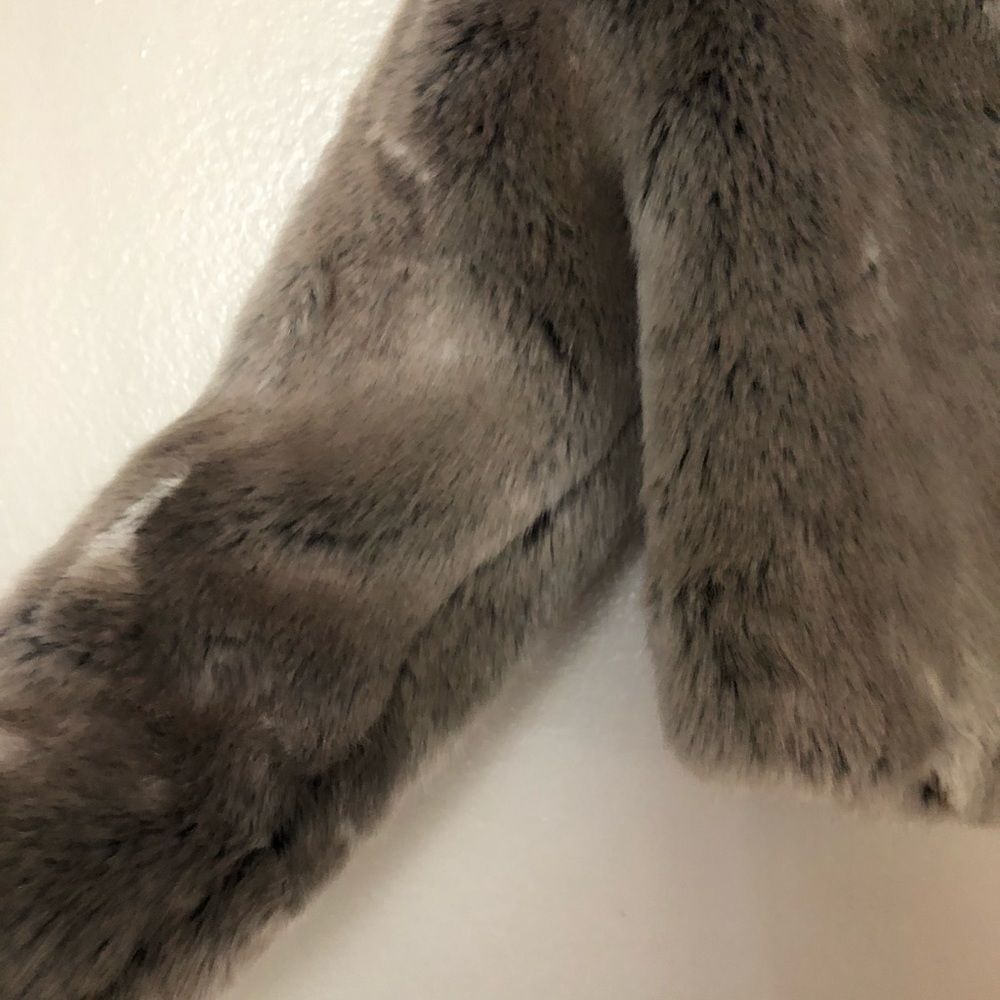 Silver fox faux fur jacket - Picture 4 of 5